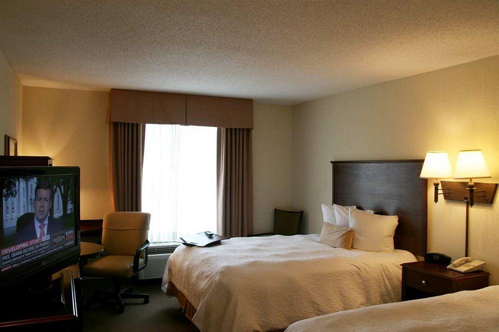 Hampton Inn & Suites Oxford-Anniston Exteriör bild