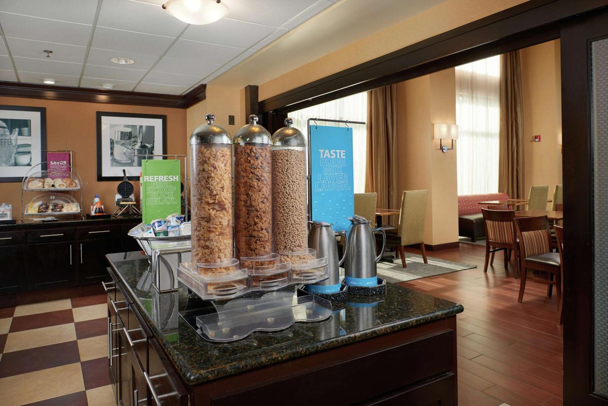 Hampton Inn & Suites Oxford-Anniston Exteriör bild